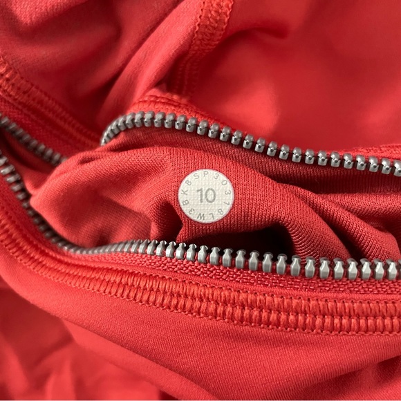 Lululemon Front Of The Pack 1/2 Zip Aries Red Luxtreme Run Long Sleeve Sz 10 - Picture 10 of 13